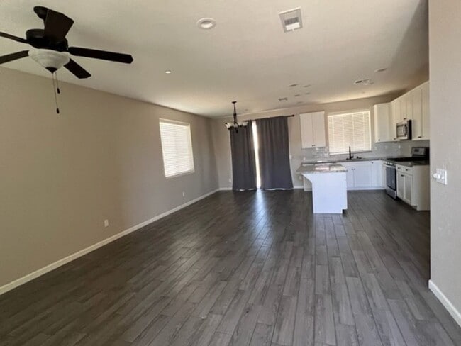 4732 W Flagstaff Ave in Visalia, CA - Building Photo - Building Photo