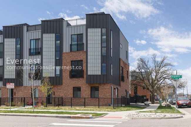 2599 Arapahoe St in Denver, CO - Building Photo - Building Photo