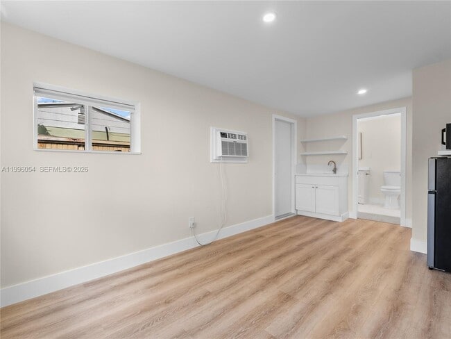 7401 SW 38th St in Miami, FL - Building Photo - Building Photo