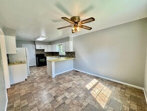 936 Ridge Dr in Warrensburg, MO - Building Photo - Building Photo