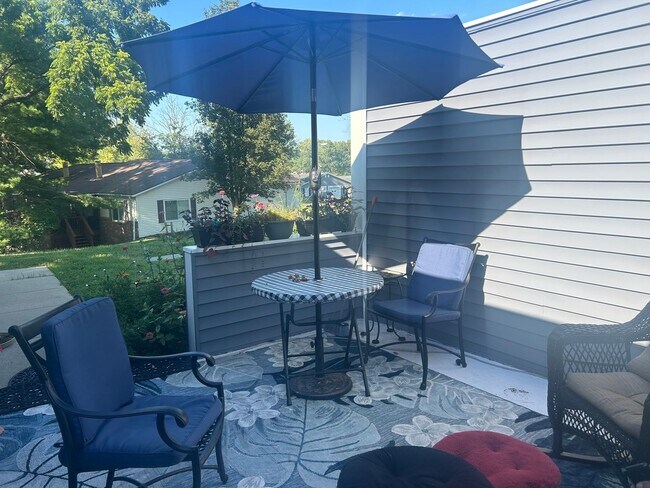 936 E Commons Dr in Bloomington, IN - Building Photo - Building Photo