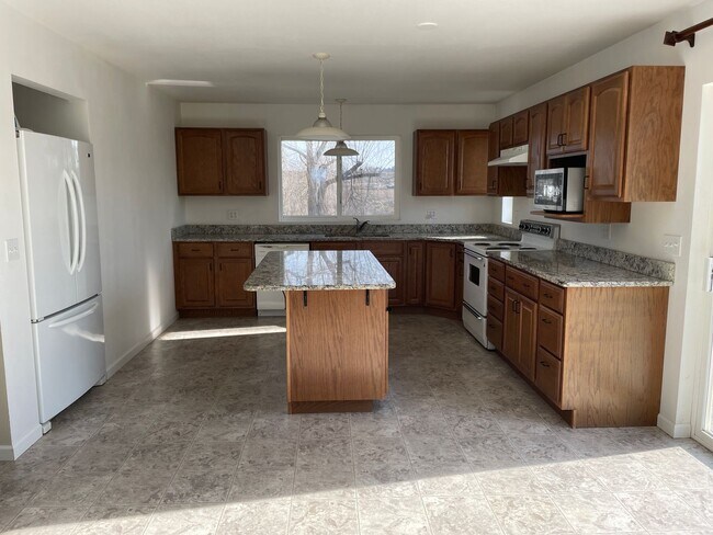 5639 Rd K NE in Moses Lake, WA - Building Photo - Building Photo