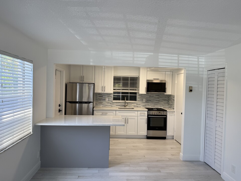 333 SW 21st St, Unit West in Fort Lauderdale, FL - Foto de edificio