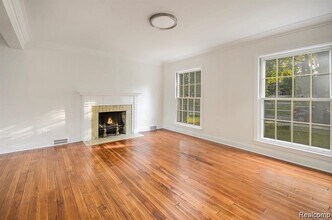 26085 Humber St in Huntington Woods, MI - Building Photo - Building Photo