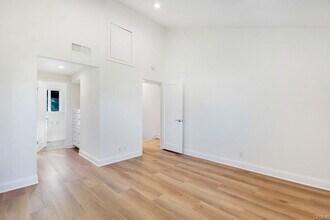 4410 Park Jazmin in Calabasas, CA - Building Photo - Building Photo