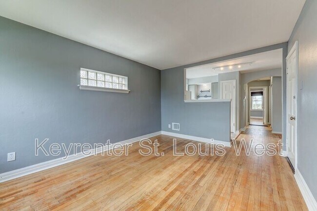 property at 4946 Kemper Ave
