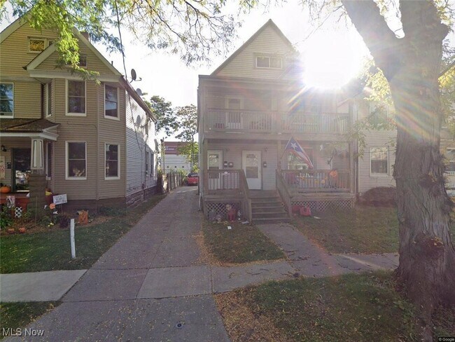 property at 3147 W 82nd St