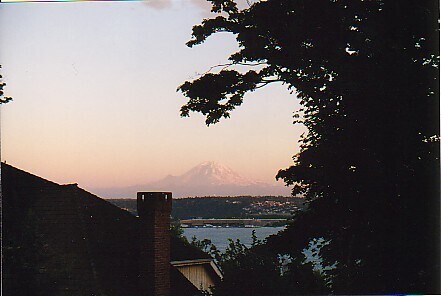 7942 Lake View Ln in Mercer Island, WA - Building Photo - Building Photo