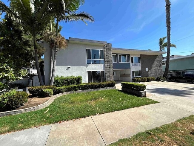2006 Diamond St, Unit 2 in San Diego, CA - Building Photo - Building Photo