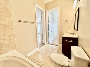 314 W Bell St in Houston, TX - Foto de edificio - Building Photo