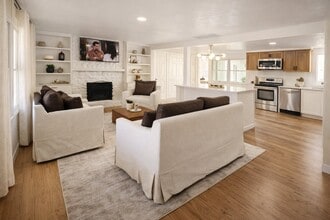 553 W Center St in Southington, CT - Building Photo - Building Photo