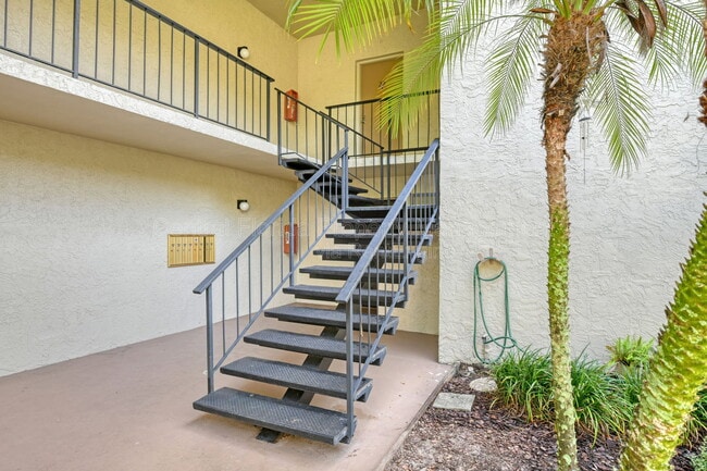 property at 3282 S Semoran Blvd