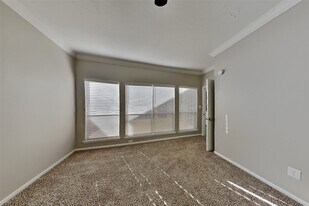 2127 Jamara Ln in Houston, TX - Building Photo