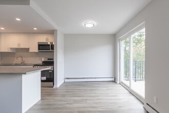 Thamesview Apartments in Chatham, ON - Building Photo - Building Photo