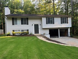 305 Hembree Forest Cir in Roswell, GA - Building Photo