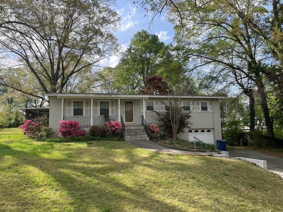 536 Edgecrest Cir in Birmingham, AL - Building Photo