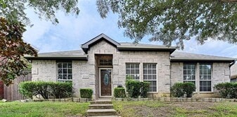 3136 Delaford Dr in Carrollton, TX - Building Photo