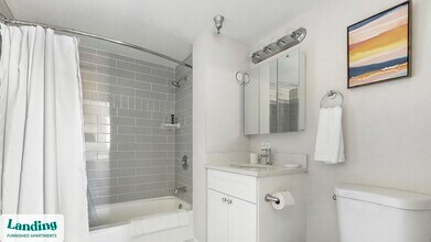 305 Dr. M.L.K. Jr St S, Unit 839 in St. Petersburg, FL - Foto de edificio - Building Photo