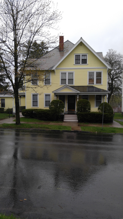 183 Circular St in Saratoga Springs, NY - Building Photo