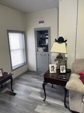 324 Wilson St, Unit Upper in Little Chute, WI - Foto de edificio - Building Photo