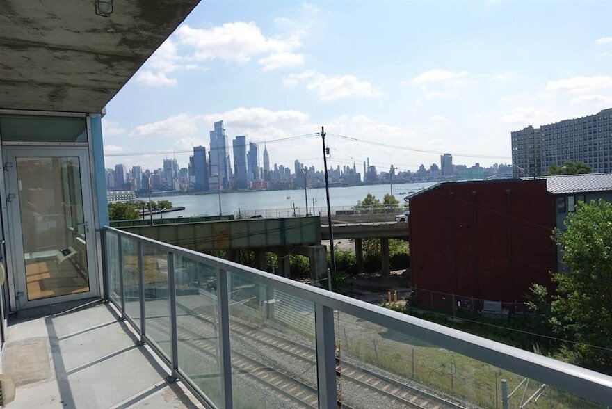 1700 Park Ave, Unit 2C in Weehawken, NJ - Building Photo