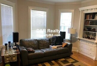 92 Powder House Blvd in Somerville, MA - Building Photo - Building Photo