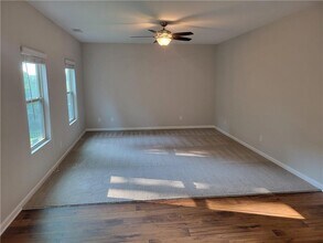 1210 Dianne Dr in Winder, GA - Foto de edificio - Building Photo