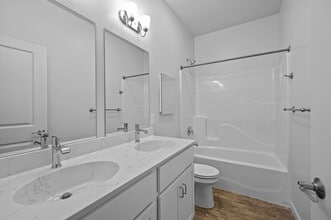 2723 Columbia Ave in Lancaster, PA - Building Photo - Interior Photo