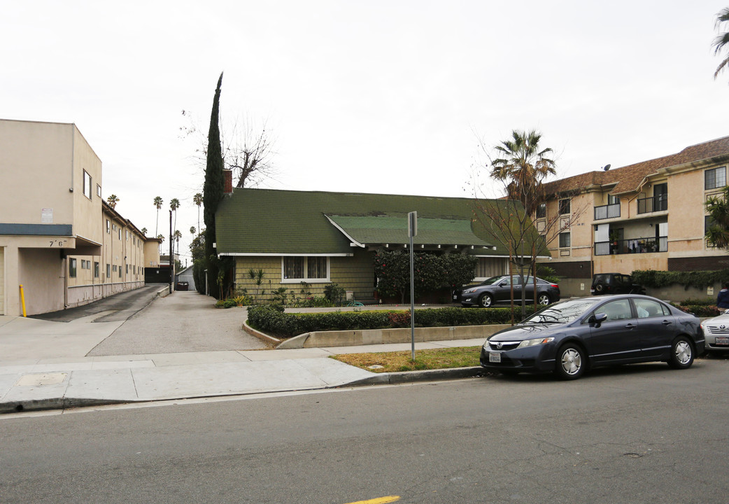 200 W Maple St in Glendale, CA - Foto de edificio