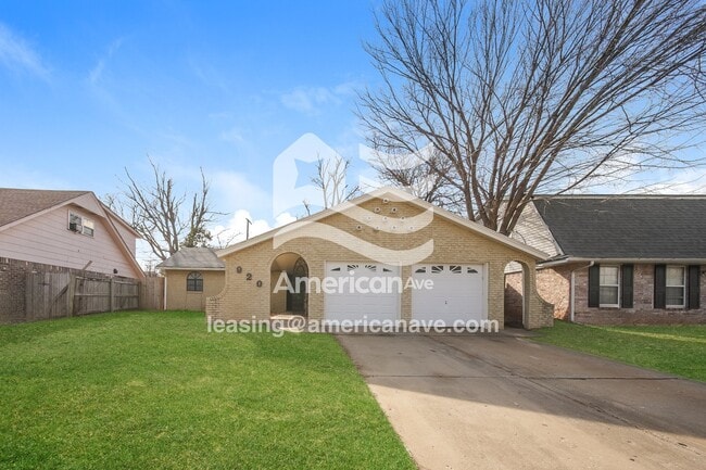 property at 920 W Idylwild Dr