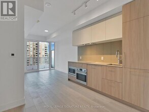 36 Olive Ave in Toronto, ON - Building Photo - Building Photo