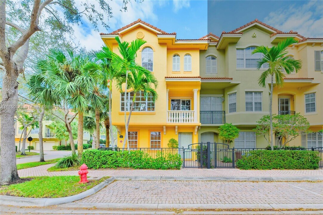 2509 San Pietro Cir in Palm Beach Gardens, FL - Building Photo
