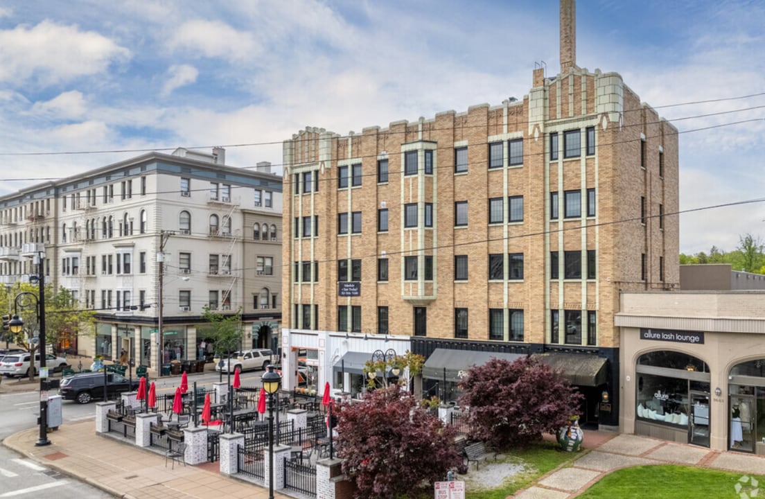 Hyde Park Terrace in Cincinnati, OH - Building Photo