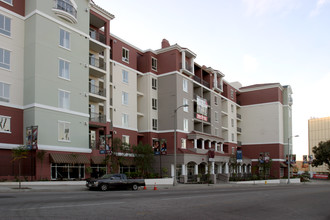 Bedford Promenade in Los Angeles, CA - Building Photo - Building Photo