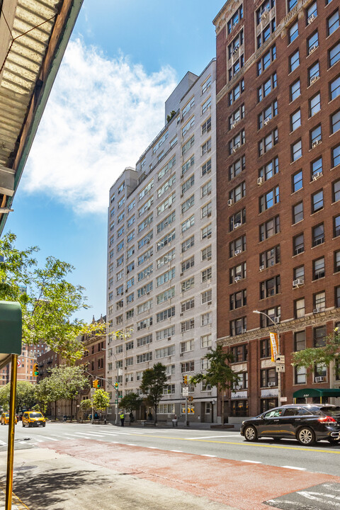 Convention Overlook in New York, NY - Building Photo