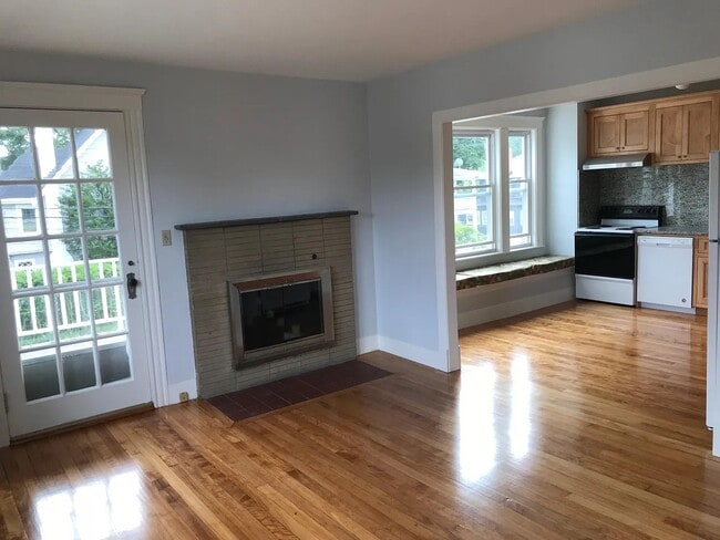253 Humphrey St, Unit 2