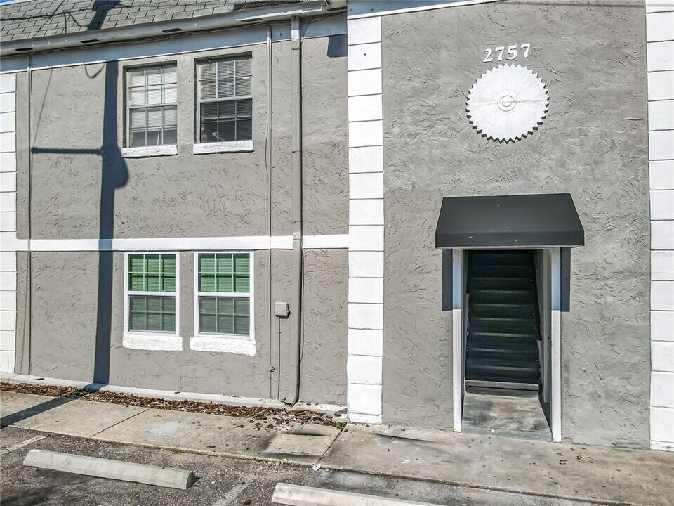 2757 L B McLeod Rd in Orlando, FL - Foto de edificio