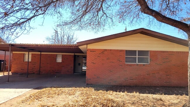 5511 17th Pl in Lubbock, TX - Building Photo - Building Photo
