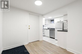 118 Braemar Ave in Toronto, ON - Building Photo - Building Photo