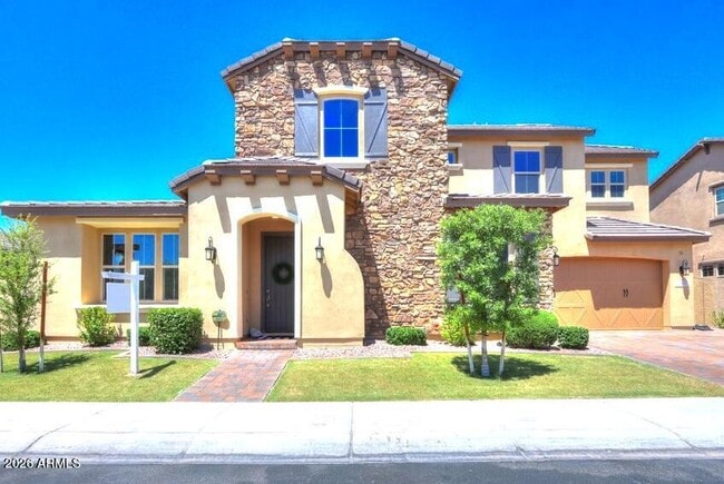 property at 948 W Yosemite Dr