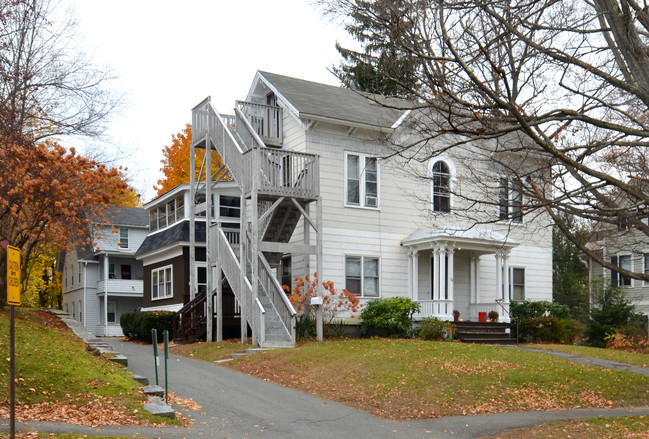 94 N Prospect St in Amherst, MA - Building Photo - Building Photo