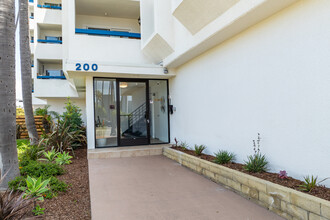 Catalina Towers in Redondo Beach, CA - Building Photo - Building Photo