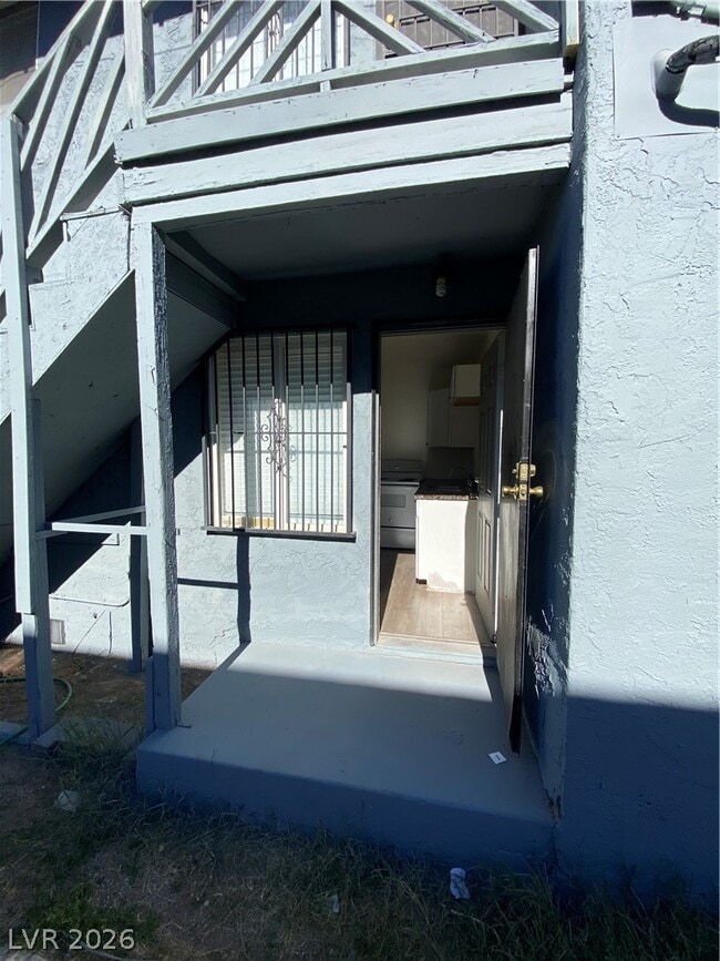 property at 1711 Santa Paula Dr