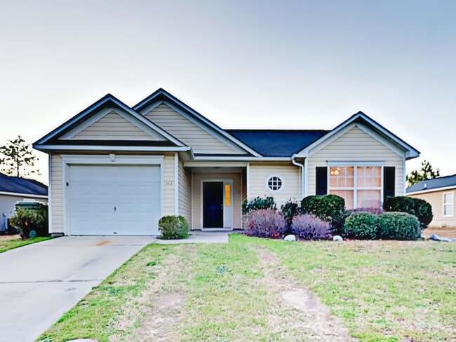 162 Cogburn Rd in Columbia, SC - Foto de edificio - Building Photo