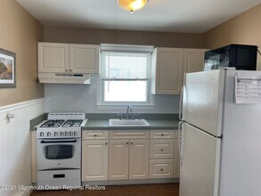 15 Elizabeth Ave in Lavallette, NJ - Building Photo - Building Photo