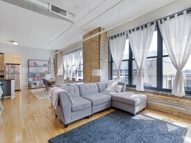290 Market St in Minneapolis, MN - Building Photo