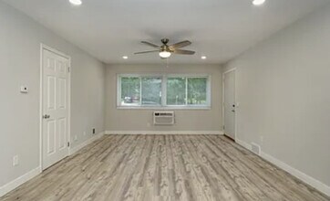 Parks Edge Apartments in McFarland, WI - Building Photo - Building Photo