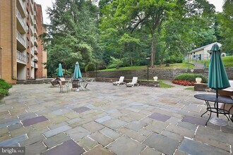 7900 Old York Rd, Unit 510B in Elkins Park, PA - Foto de edificio - Building Photo