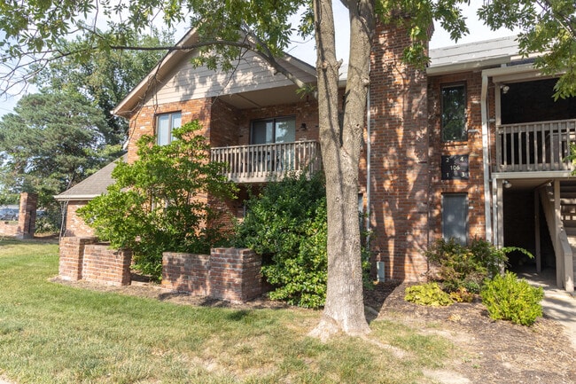 property at 106 Grn Mdws Rd