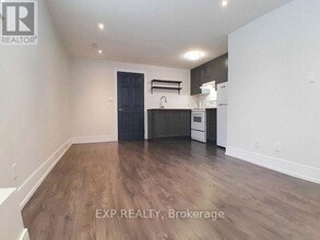 215 O'Connor Dr in Toronto, ON - Building Photo - Building Photo